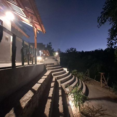 Vina Bungalow Toyapakeh ภายนอก รูปภาพ